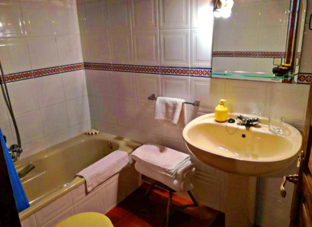 Casa Lucia Guest House Mogarraz Phòng bức ảnh